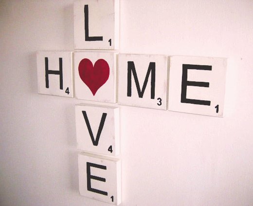Wand-Scrabble-love-home-mi-rotemt-herz