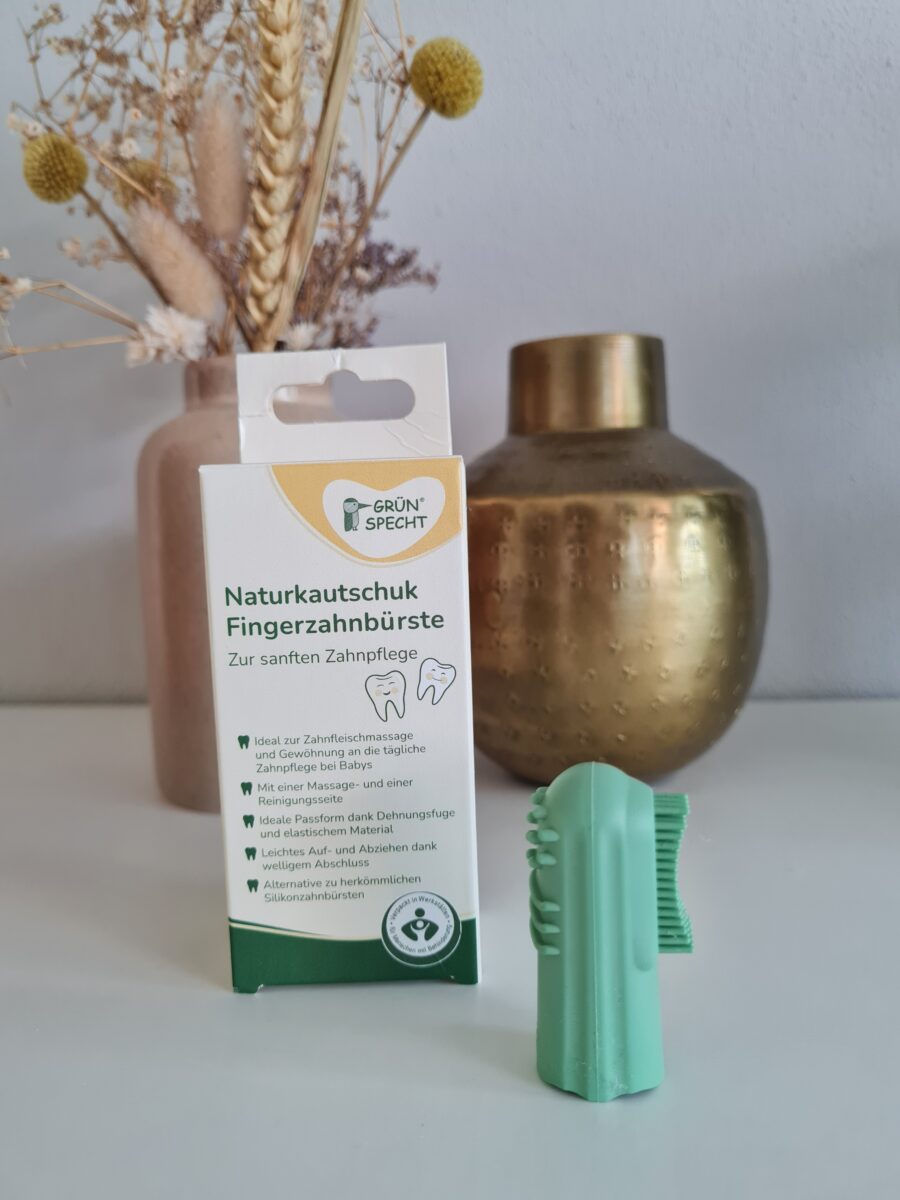 Grünspecht Naturkautschuk Fingerzahnbürste für Babys mit Verpackung